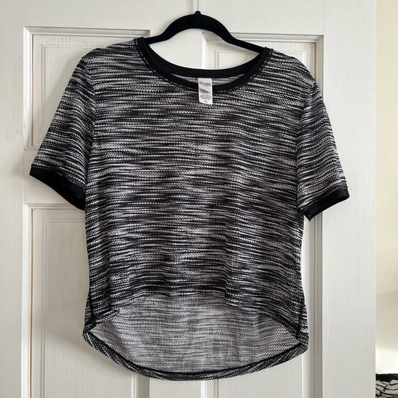 Victoria Secret Sport Mesh Workout top bundle - Picture 3 of 4